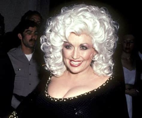 The candid celebrity has been so dedicated to her makeup and hair routine that even her. Pin on Amazing Photos of a Young Dolly Parton