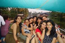 indian girls group tourism