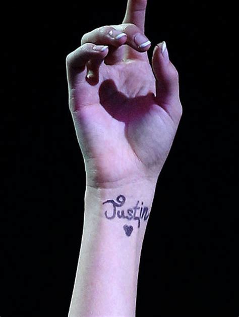 Selena gomez unveiled a tattoo in honor of her kidney transplant surgery. 30 Superb Selena Gomez Tattoo Designs - SloDive