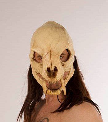 And you thought they were extinct!! Sabertooth cat skull mask | Crâne de chat, Crane et Démon ...