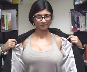 The content is enjoyable, but the random webcam chatter tends to detract from the general experience. Ebony Booty Women Porn