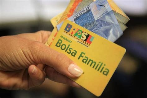 O auxílio emergencial de r$300 com pagamentos por meio de depósitos chegou ao fim em dezembro. Bolsa Família será o novo auxílio emergencial em 2021? - Notícias Concursos