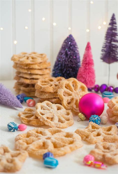 Christmas churros with hot chocolate sauce. Buñuelos de Viento - Nibbles and Feasts | Recipe in 2020 ...