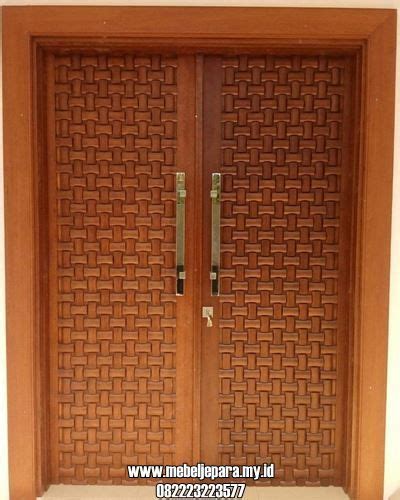Walaupun ada juga beberapa orang yang menyukai pintu utamanya berada di bagian sementara jika pintu memiliki bukaan ke arah luar dipercaya dapat melepaskan energi positif ke luar rumah. Jual pintu utama minimalis harga murah untuk rumah mewah ...