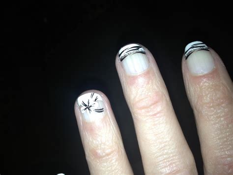A Commoner's Guide to Life And Running: The Commoner Gets Fancy Nails
