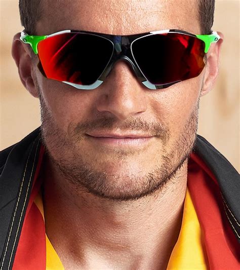 He is widely regarded as the greatest professional surfer of all time. Oakley Sport | Optique du Val d'Orge