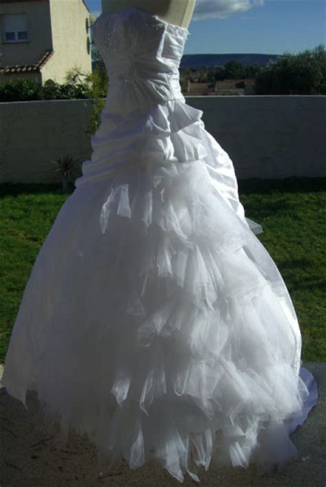 Si tu veux, tu peux regarder. Robe de mariée Tati mariage Palermine pas cher d'occasion ...