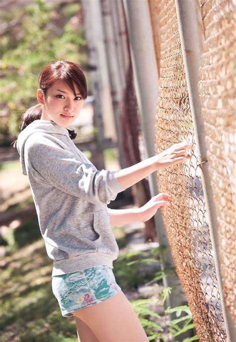 Emi takei is a japanese actress, fashion model, and singer. Emi takei | 武井咲 水着, 黒髪, 女優