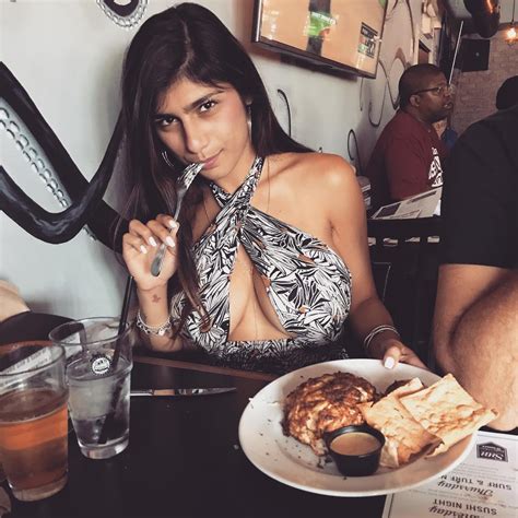 She is well knows for her av videos with mia khalifa. Biodata Mia Khalifa Bintang Film Porno Asal Lebanon ...