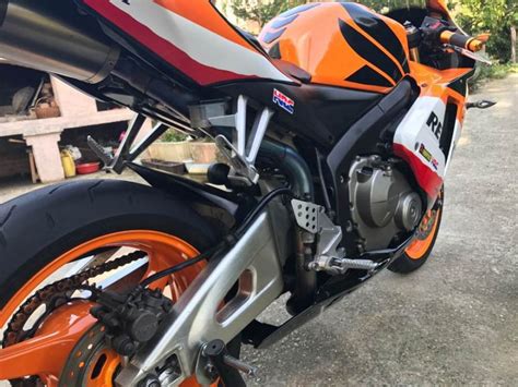 Barry got this fairing installed, here it is the classic repsol edition. Honda Cbr 600rr Repsol: #Regan#FullAkrap#KN#Novegume ...