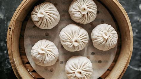 Juhuuu, endlich machen wir japanische gyoza selbst! Dumplings gefüllt mit heißer Brühe und Schweinefleisch