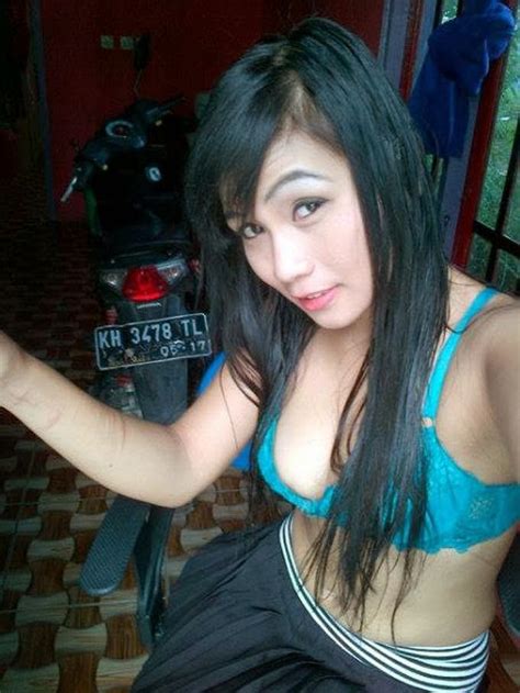 Latar belakang power point : cewek cantik sange umbar BH di fb ~ bispak-toge