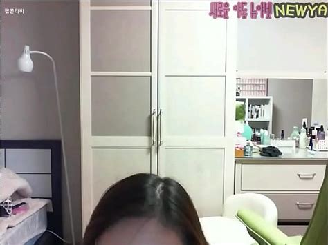 Online web chat website, best online scams? Korean Bagel Webcam / Funny Relatable GIFs - Find & Share ...