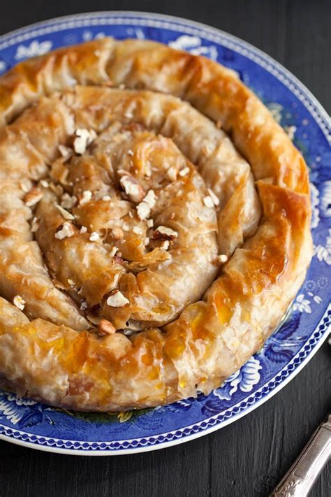 Put it to use with these sweet tarts, cheesy appetizers, savory pies, and more. Desert Recipts Using Fillo Dough - Apple Turnovers Using ...