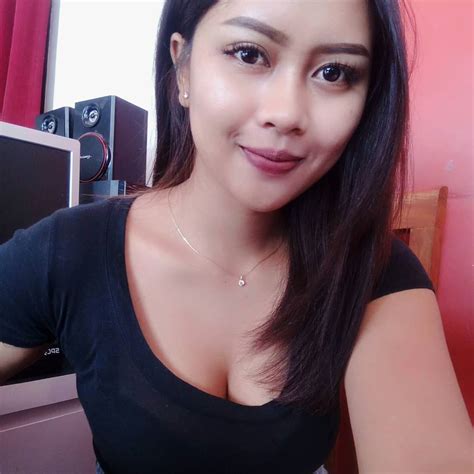 Koleksi Cewek Cantik Asal Bali yang sempat Viral dengan Video Panas - Republic Renger Cantik