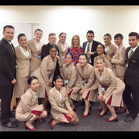 Emirates cabin crew at the dubai mall promoting the emirates official store and the emirates a380 experience in the village. Pin on Emirates / エミレーツ航空