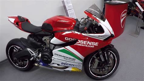 They share the same core design, which is a big plus, but there are some differences as well like the double sided swingarm. DUCATI 899 PANIGALE SUPERBIKE !! POMPONE SQUADRA ...