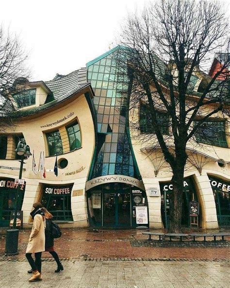 Though it looks like some sort of painting by a drunk painter. "The Drunk House", located in Sopot, Poland. [768 × 960 ...