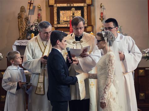 Konto poświęcone liturgii kościoła rzymskokatolickiego wg nadzwyczajnej formy rytu rzymskiego. Parafia Maryi Królowej w Poznaniu - MSZA ŚW. TRYDENCKA