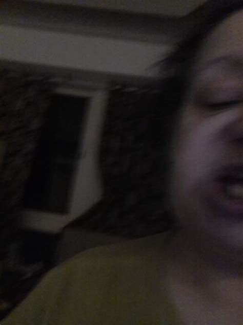 يا حبيبي حاجة متصعبهاش عليا أنا مصمم مش ماشي قبل ما تتكلم مقدرش اسيبك تتألم ساكت يا حبيبي ليه أنا ضايقتك طب قلت حاجة ماتتقالش مش ماشي ولا سايبك تمشي. فريدة سيف النصر تصدم الجمهور بعد إصابتها بورم في وجهها ...