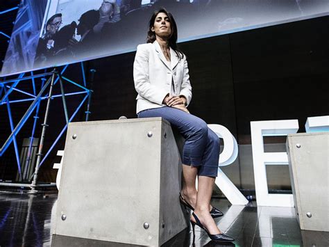 Siete tutti i benvenuti per. FOTO Virginia Raggi look: pantaloni aderenti e tacchi