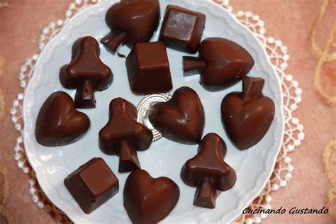 I pizzoccheri sono un tipo di pasta fatta in casa con farina di grano saraceno, la ricetta classica è della valtellina. Cioccolatini fatti in casa ricetta facile | Cioccolatini ...