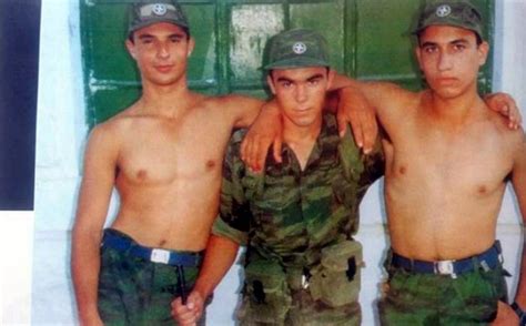 Ροή ειδήσεων και πληροφορίες για όσα συμβαίνουν.ειδήσεις και νέα με άποψη από την ελλάδα και τον κόσμο. ΦΡΙΚΗ: Η εν ψυχρώ ΔΟΛΟΦΟΝΙΑ του Έλληνα εθνοφρουρού από ...