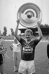 Herbert prohaska war in der saison 1997/1998 trainer von herbert prohaska wurde am 08.08.1955 geboren. Prohaska, Herbert | Biographien im Austria-Forum