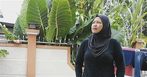 Kali ini kita akan berkenalan dengan janda muslimah cantik, berkulit putih, bermata bulat. Gadiez Janda TKW Cari Suami Apa Adanya - JANDA KAYA CARI JODOH