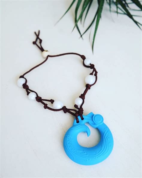 Keraplast, wire, glue, beads, packthread, acrylic paint. Moana Necklace 🌺 | Mother jewelry, Moana necklace, Teething jewelry