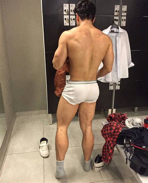 Boys locker room memes refer to the perceived differences between male and female locker rooms at school. Pin en Modelos Masculinos...!!!