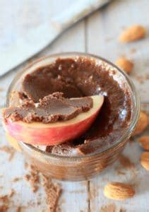 1,380 calories, 74 g fat (35.3 g saturated fat, 1.5 g trans fat), 510 mg sodium, 166 g carbs (7 g fiber, 125 g sugar), 18 g protein a banana split might seem like a healthier dessert option since it contains fruit. Chocolate Almond Butter + Nut Nutrition 101