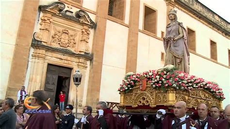 Isabel, pelo contrário, era uma mulher doce e com bom coração e estava sempre preocupada d acho que é muito bonita a historia da rainha isabel e d. Coimbra: Festas da Rainha Santa Isabel - YouTube