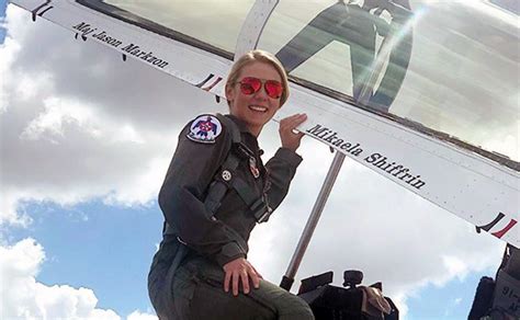 Mathieu faivre et sa médaille d'or décrochée en géant vendredi à cortina d'ampezzo. Überfliegerin Mikaela Shiffrin hebt für die US Air Force ab