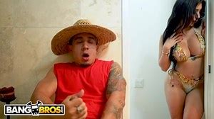 BANGBROS - Gardener Bruno Dickemz Fucks Latina Pornstar Valerie Kay