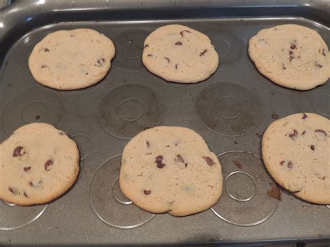 In a large mixing bowl, with an electric mixer, cream the butter and sugar until light and fluffy, about 2 minutes. Trisha Yearwood Cookies - Venita S Chocolate Chip Cookies ...