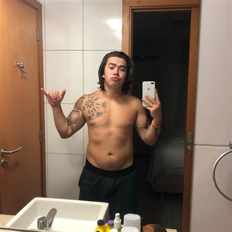 Queria apenas algumas curtidas, mas o que aconteceu foi uma avalanche de seguidores e fãs ao redor do brasil e. Whindersson Nunes mostra antes e depois de perder 15kgs e ...