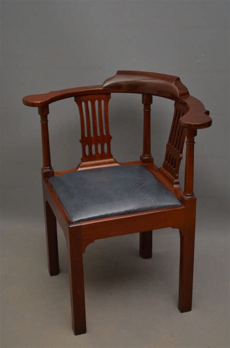 The angular and armless design is compact and can fit in a corner of a living room or bedroom. Georgian Corner Chair - Antiques Atlas