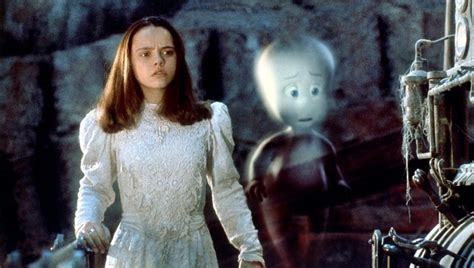 Nun wurde bekannt gegeben, dass christina ricci zum cast gehört. Compie 25 anni Casper, il film sul famoso fantasmino che ...