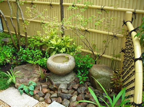 Check spelling or type a new query. Japanese garden bamboo fence | Zen garden & tsuboniwa ...