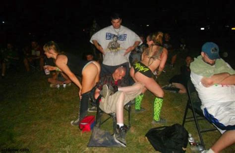 It brought me back to a really dark place. Passed Out at a Party (36 pics)
