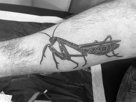 Preying mantis tattoo is a professional tattoo studio with two convenient locations in lakewood on kipling and wadsworth, only 5 minutes from denver. Praying mantis tattoo (With images) | Tattoos