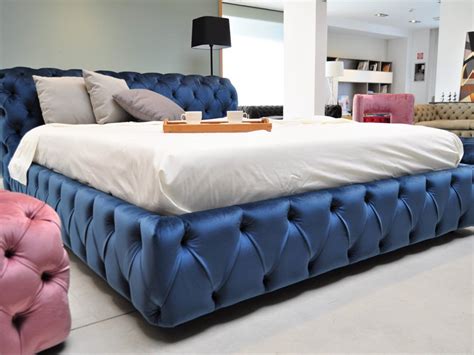 Alleato affidabile delle camere da letto nelle case piccole, il letto contenitore può soddisfare le esigenze di un'ampia gamma di utenti. Letto matrimoniale classico Capitonnè con contenitore ...