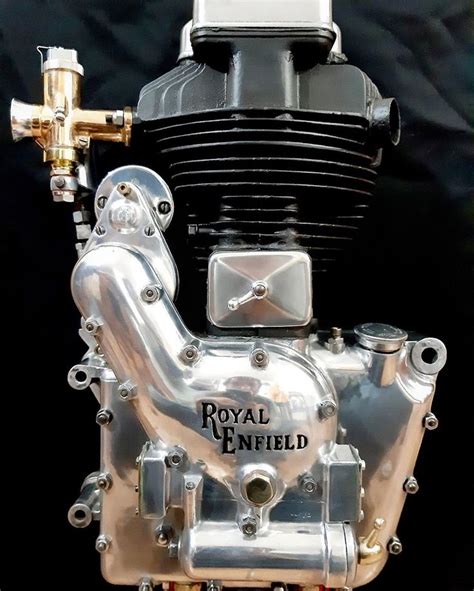 Royal enfield's 350 500 cc engines have a lot of specialties. 1948 Royal Enfield J2 500cc OHV twinport engine