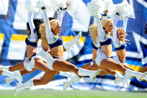 Everyone has streaks but we track the real. This week in sports photos | Sports photos, Nfl ...