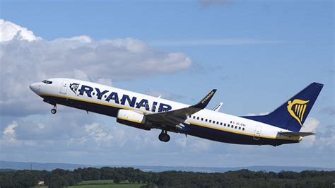 Questa petizione aveva 104 sostenitori. Ryanair: nuove assunzioni di Assistenti di volo Tornano i "Recruitment Days" della grande ...