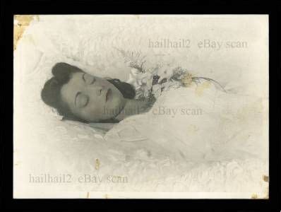 This video shows beautiful women in their funeral caskets! Pin on Post Mortem Photography