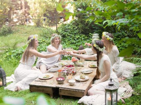 Auf das midsommerfest um den 24. Feier wie die Schweden! Deine Sommerparty im Scandi-Look ...