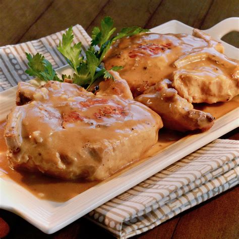 Roll in cracker/soup mix crumbs. Lipton Onion Soup Mix Pork Chops Instant Pot / No Peek ...