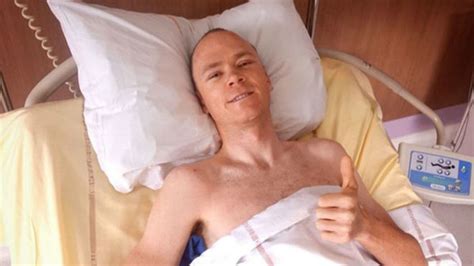 Weiter sei froome nach dem sturz bewusstlos gewesen. Ciclismo: Chris Froome perdió dos litros de sangre durante ...